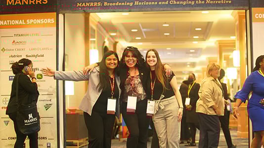 mannrs-conference-people-group